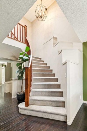 1807 New Brighton Drive Se, Calgary, AB - Indoor Photo Showing Other Room