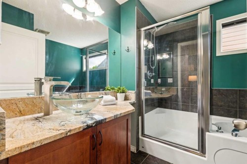 1807 New Brighton Drive Se, Calgary, AB - Indoor Photo Showing Bathroom