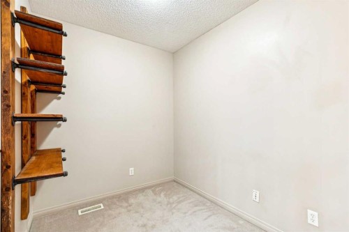 1807 New Brighton Drive Se, Calgary, AB - Indoor Photo Showing Other Room