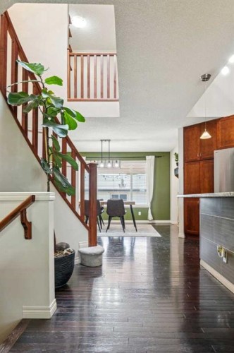 1807 New Brighton Drive Se, Calgary, AB - Indoor Photo Showing Other Room