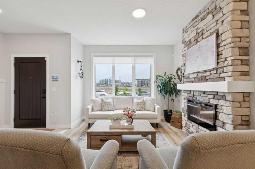 15 Larkspur Bend, Okotoks, AB 