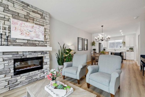 15 Larkspur Bend, Okotoks, AB 