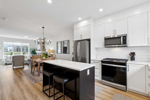 15 Larkspur Bend, Okotoks, AB 