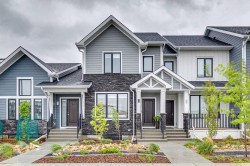 15 Larkspur Bend Okotoks, AB T1S 3K7