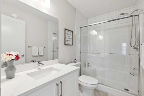 15 Larkspur Bend, Okotoks, AB 