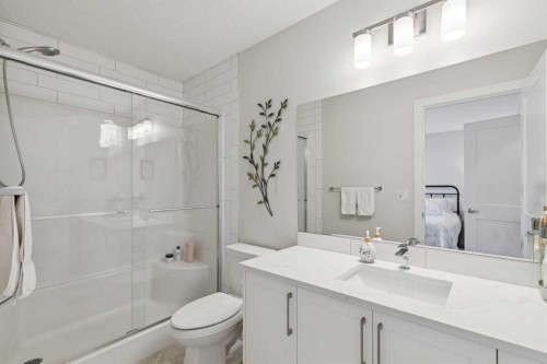15 Larkspur Bend, Okotoks, AB 