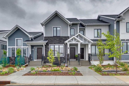 15 Larkspur Bend, Okotoks, AB 