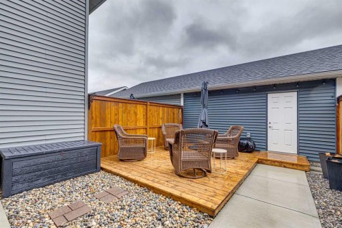 15 Larkspur Bend, Okotoks, AB 