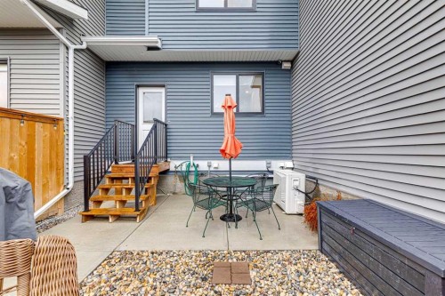 15 Larkspur Bend, Okotoks, AB 