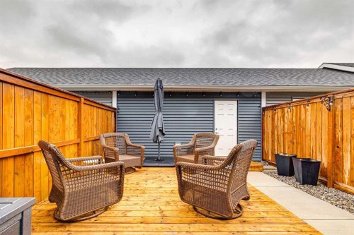 15 Larkspur Bend, Okotoks, AB 