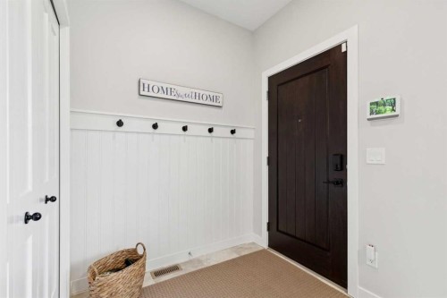 15 Larkspur Bend, Okotoks, AB 