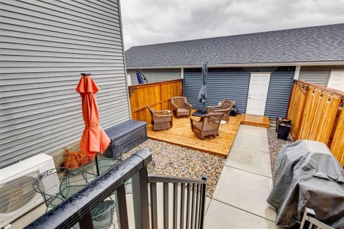 15 Larkspur Bend, Okotoks, AB 