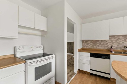 32 Gladeview Crescent Sw, Calgary, AB 