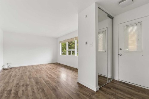 32 Gladeview Crescent Sw, Calgary, AB 