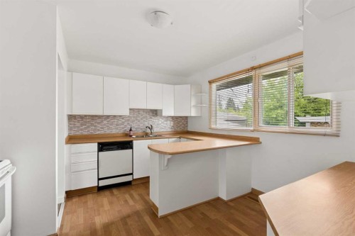 32 Gladeview Crescent Sw, Calgary, AB 