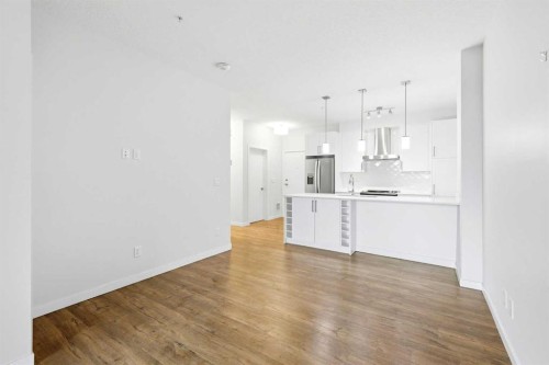 212-122 Mahogany Centre Se, Calgary, AB - Indoor Photo Showing Kitchen