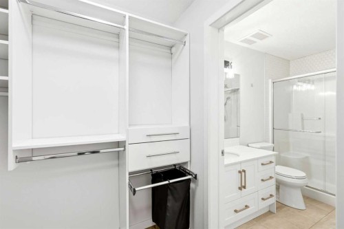 212-122 Mahogany Centre Se, Calgary, AB - Indoor Photo Showing Bathroom