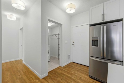 212-122 Mahogany Centre Se, Calgary, AB - Indoor