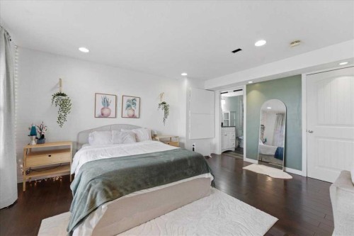 17 Bridlecrest Court Sw, Calgary, AB - Indoor Photo Showing Bedroom