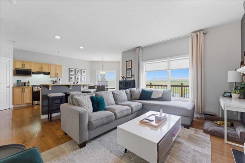 17 Bridlecrest Court Sw, Calgary, AB - Indoor Photo Showing Living Room