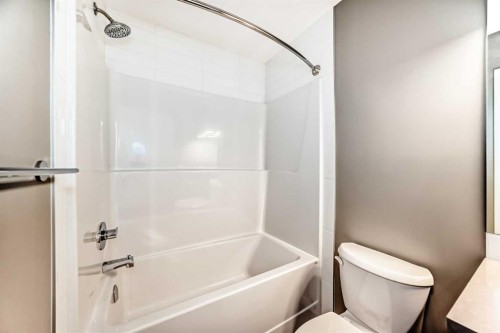 1342 Mahogany Boulevard Se, Calgary, AB - Indoor Photo Showing Bathroom