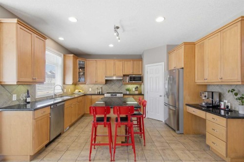 36 Hampstead Hill Nw, Calgary, AB - Indoor Photo Showing Kitchen With Stainless Steel Kitchen With Double Sink
