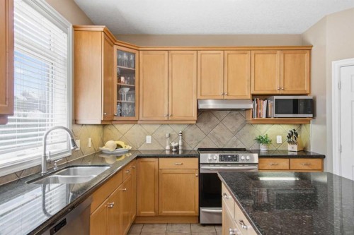 36 Hampstead Hill Nw, Calgary, AB - Indoor Photo Showing Kitchen With Stainless Steel Kitchen With Double Sink With Upgraded Kitchen