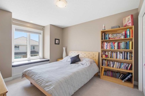 36 Hampstead Hill Nw, Calgary, AB - Indoor Photo Showing Bedroom