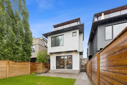 1807 Broadview Road Nw, Calgary, AB - Outdoor With Exterior