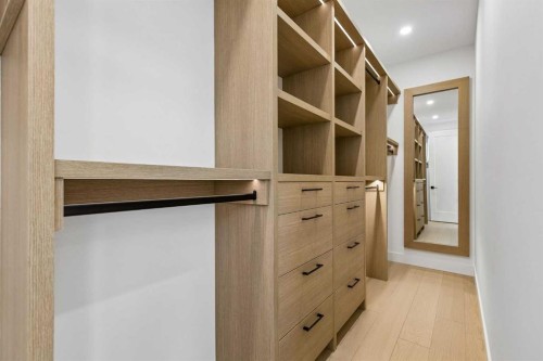 1807 Broadview Road Nw, Calgary, AB - Indoor
