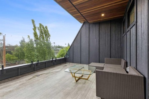 1807 Broadview Road Nw, Calgary, AB - Outdoor With Exterior