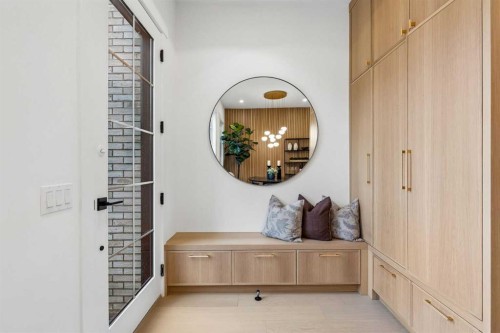 1807 Broadview Road Nw, Calgary, AB - Indoor Photo Showing Other Room