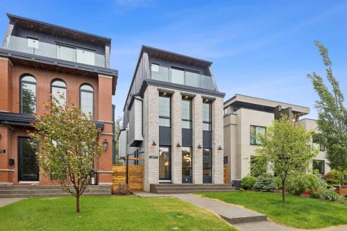 1807 Broadview Road Nw, Calgary, AB - Outdoor With Facade