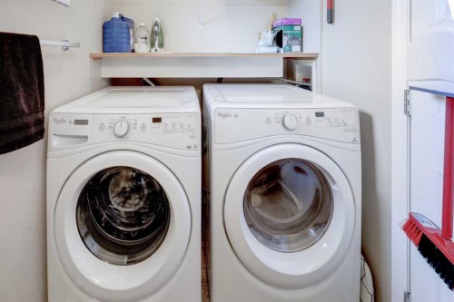 158 Everhollow Heights Sw, Calgary, AB - Indoor Photo Showing Laundry Room