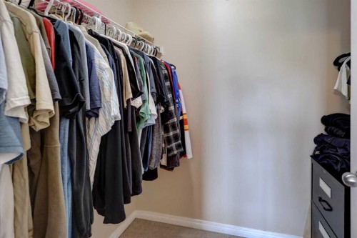 158 Everhollow Heights Sw, Calgary, AB - Indoor With Storage