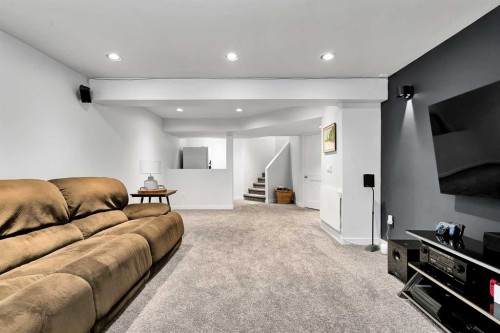 272 Douglas Glen Boulevard Se, Calgary, AB 