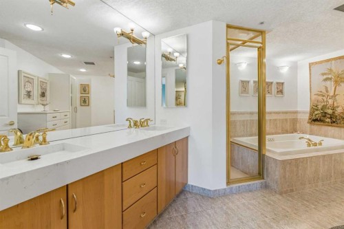 303-837 2 Avenue Sw, Calgary, AB - Indoor Photo Showing Bathroom