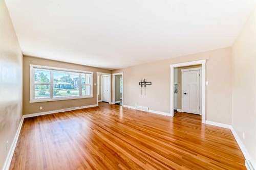 3708A Spruce Drive Sw, Calgary, AB 