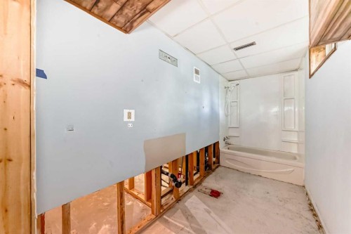 3708A Spruce Drive Sw, Calgary, AB 