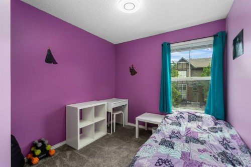 72 New Brighton Common Se, Calgary, AB 