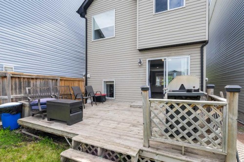 72 New Brighton Common Se, Calgary, AB 