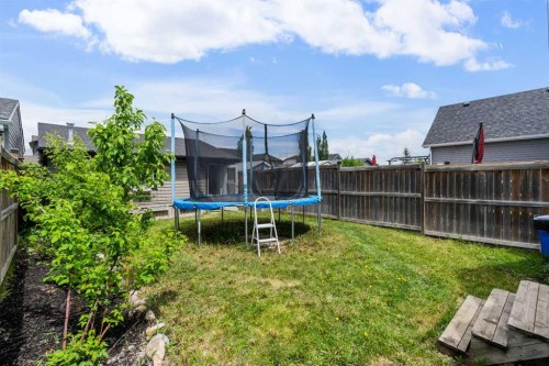 72 New Brighton Common Se, Calgary, AB 