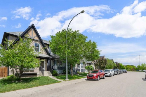 72 New Brighton Common Se, Calgary, AB 