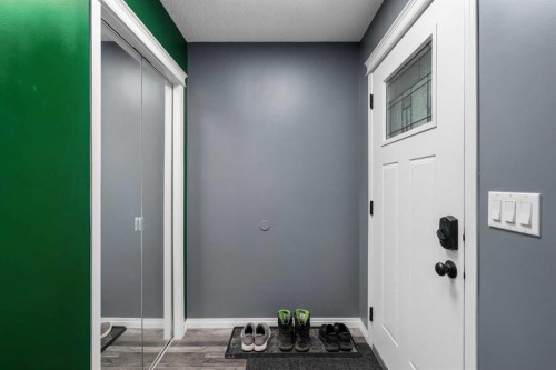 72 New Brighton Common Se, Calgary, AB 