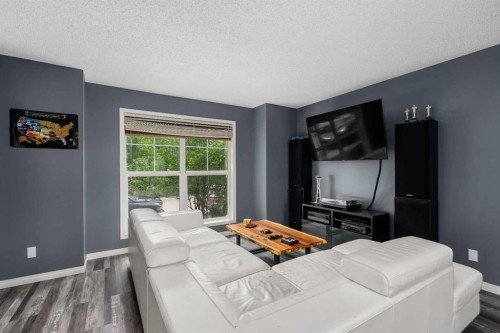 72 New Brighton Common Se, Calgary, AB 
