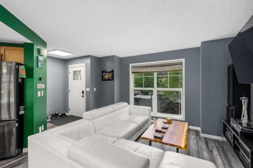 72 New Brighton Common Se, Calgary, AB 