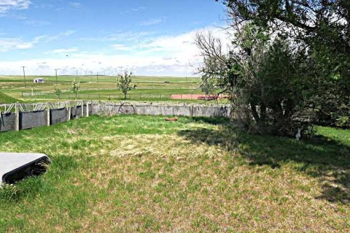 217 1 Street North, Lomond, AB 
