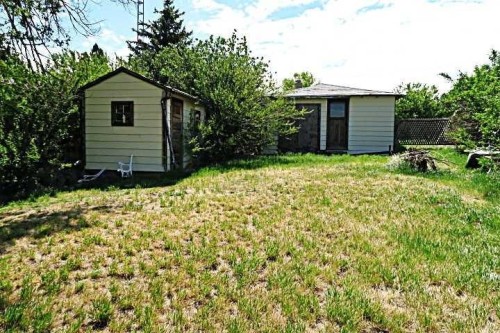 217 1 Street North, Lomond, AB 