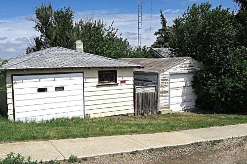 217 1 Street North, Lomond, AB 