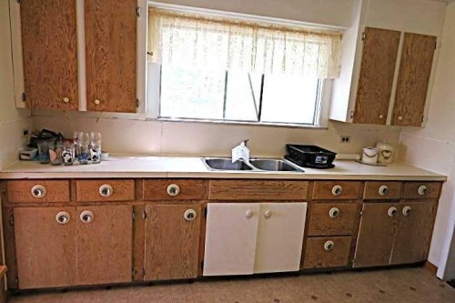 217 1 Street North, Lomond, AB 